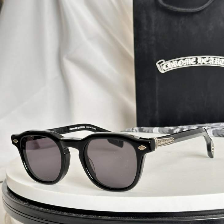 Picture of Chrome Hearts Sunglasses _SKUfw74808918fw